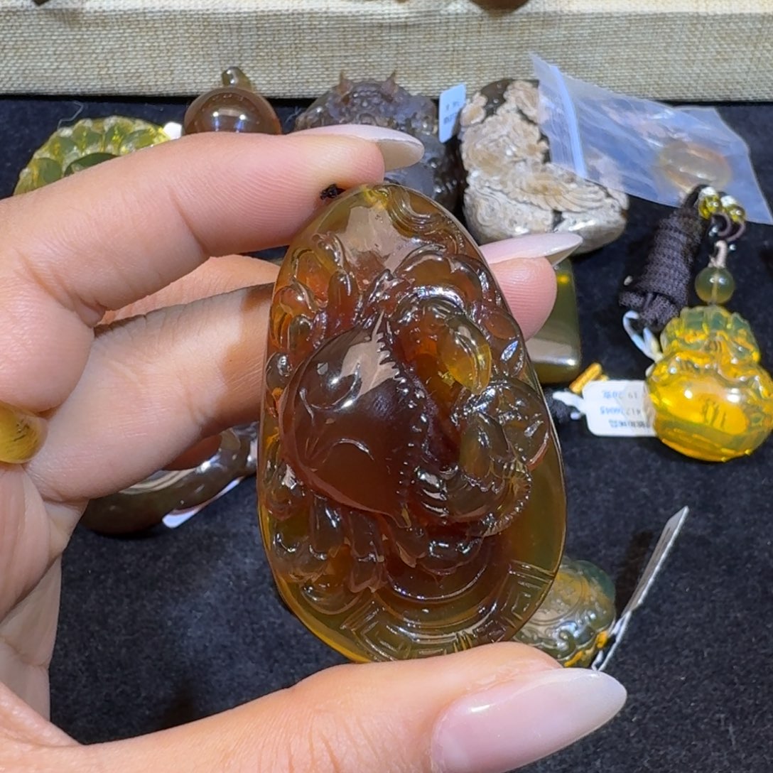 琥珀珠宝奇石未镶嵌八方来财