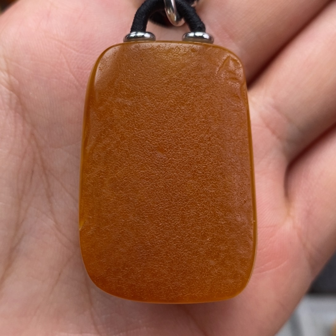 琥珀吊坠(赠链)未镶嵌