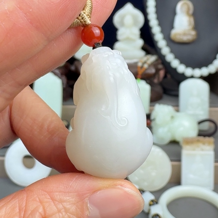 和田玉未镶嵌颈饰