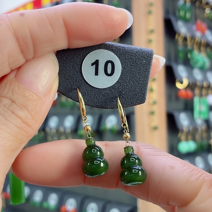 18K金镶嵌和田玉耳饰