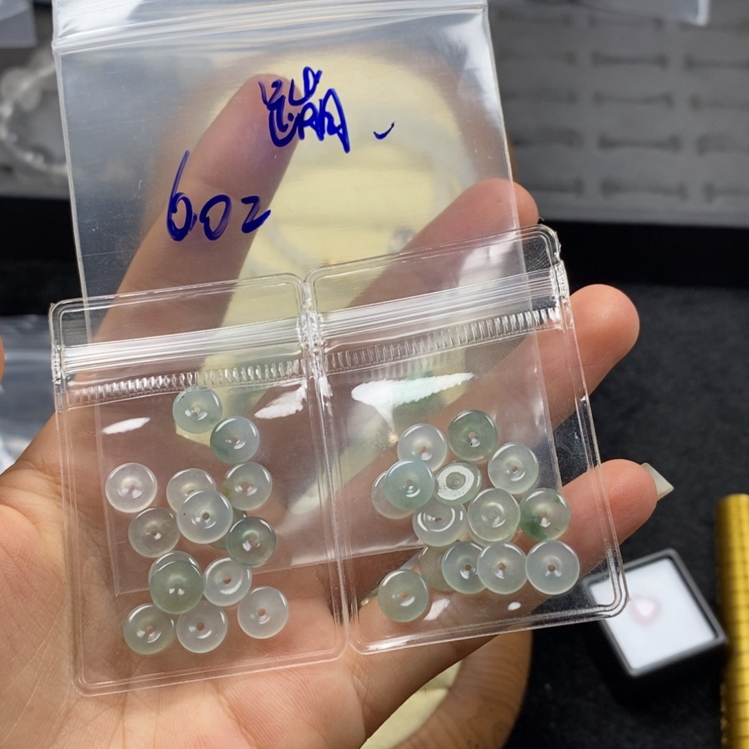 定制翡翠未镶嵌蹦*云翡翠