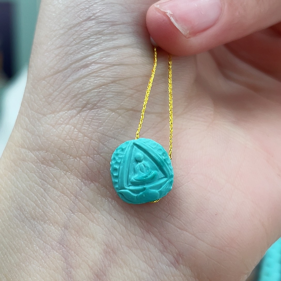 绿松石颈饰未镶嵌