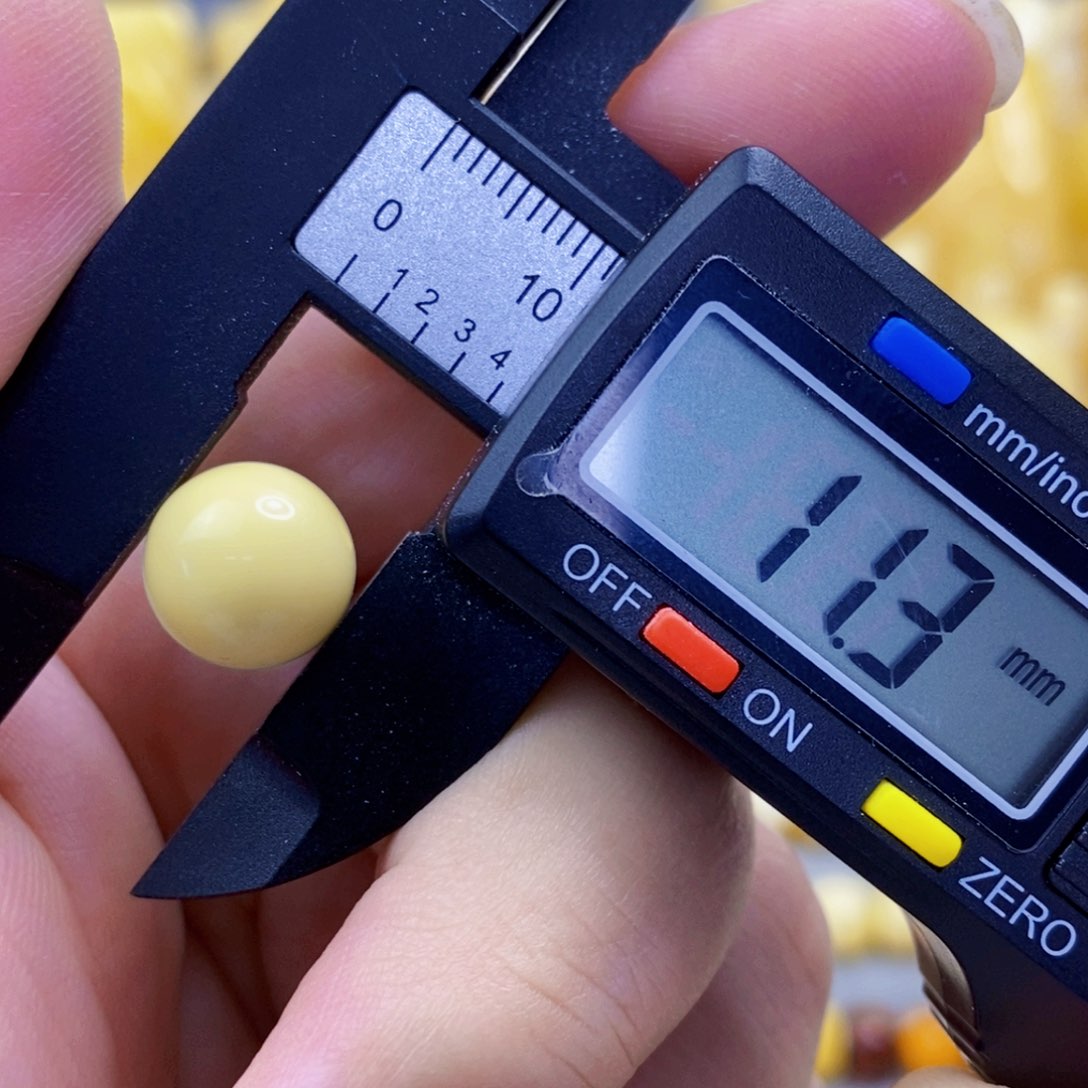 未镶嵌琥珀珠宝奇石