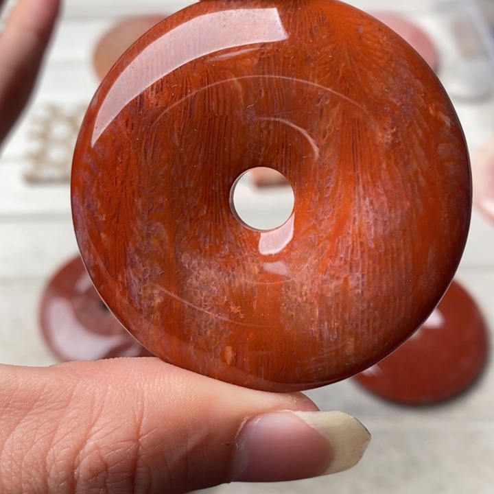 硅化玉颈饰未镶嵌秋****?