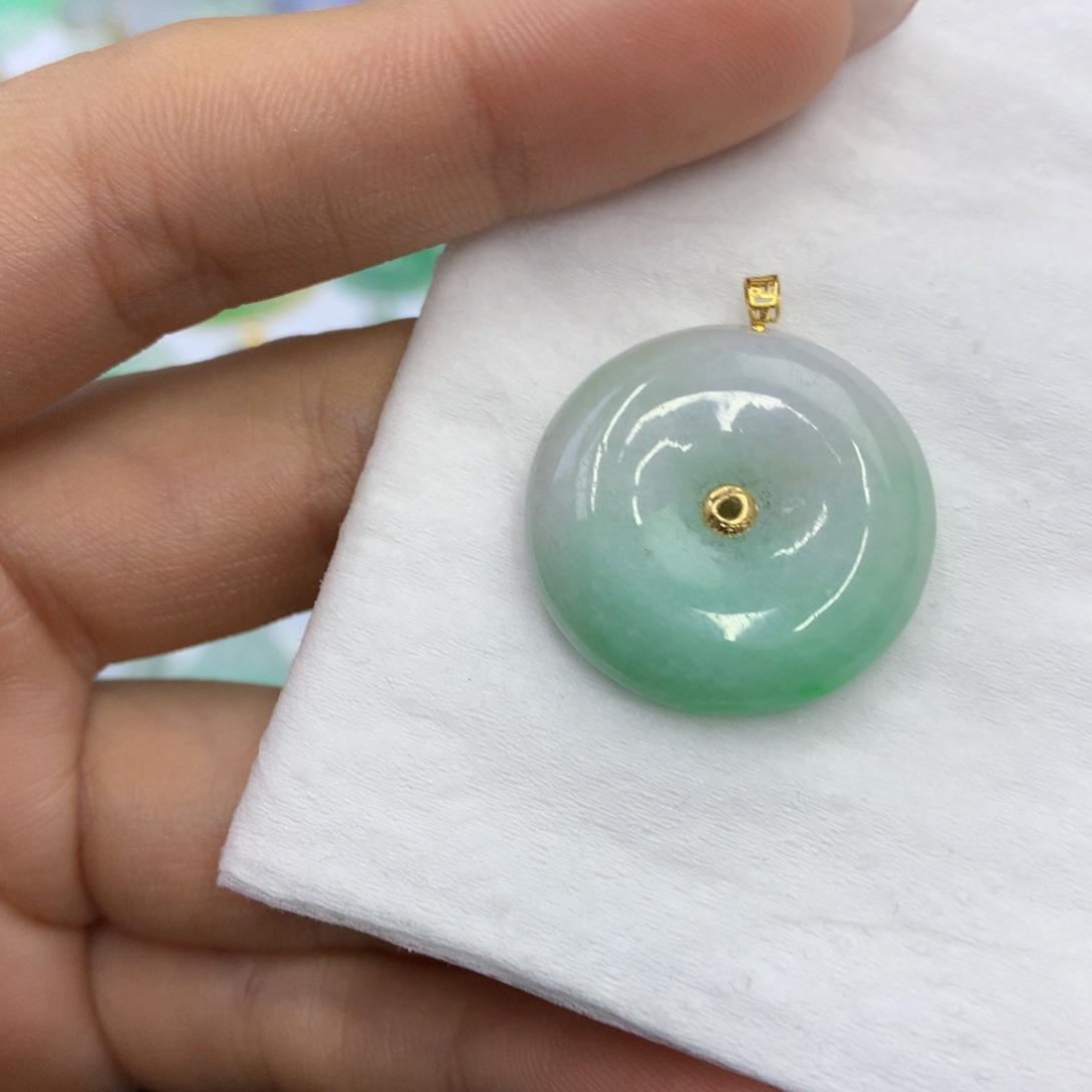 翡翠18K金镶嵌颈饰