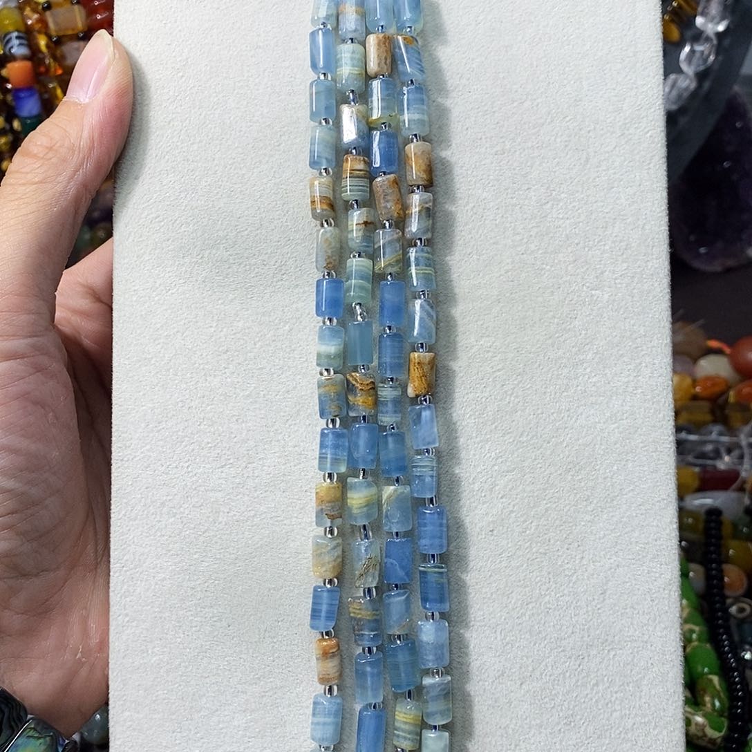 石英质玉未镶嵌，高品蓝方解柱子7mm，半条，