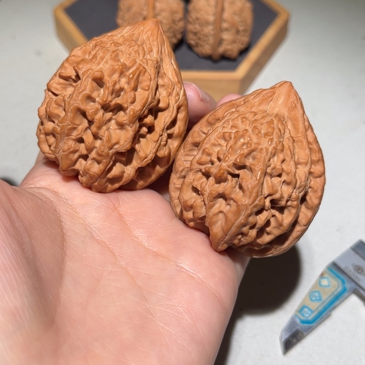 文玩核桃把件大沽石