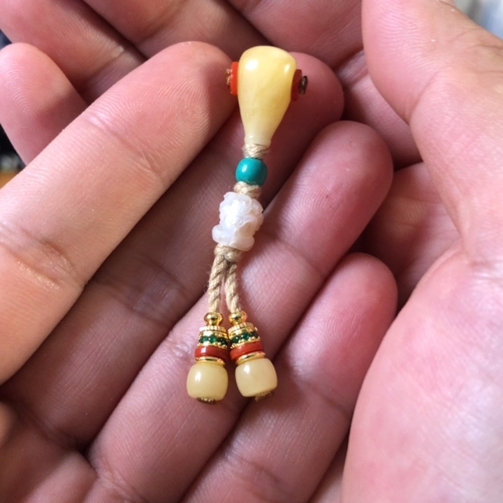 蜜蜡珠宝奇石未镶嵌