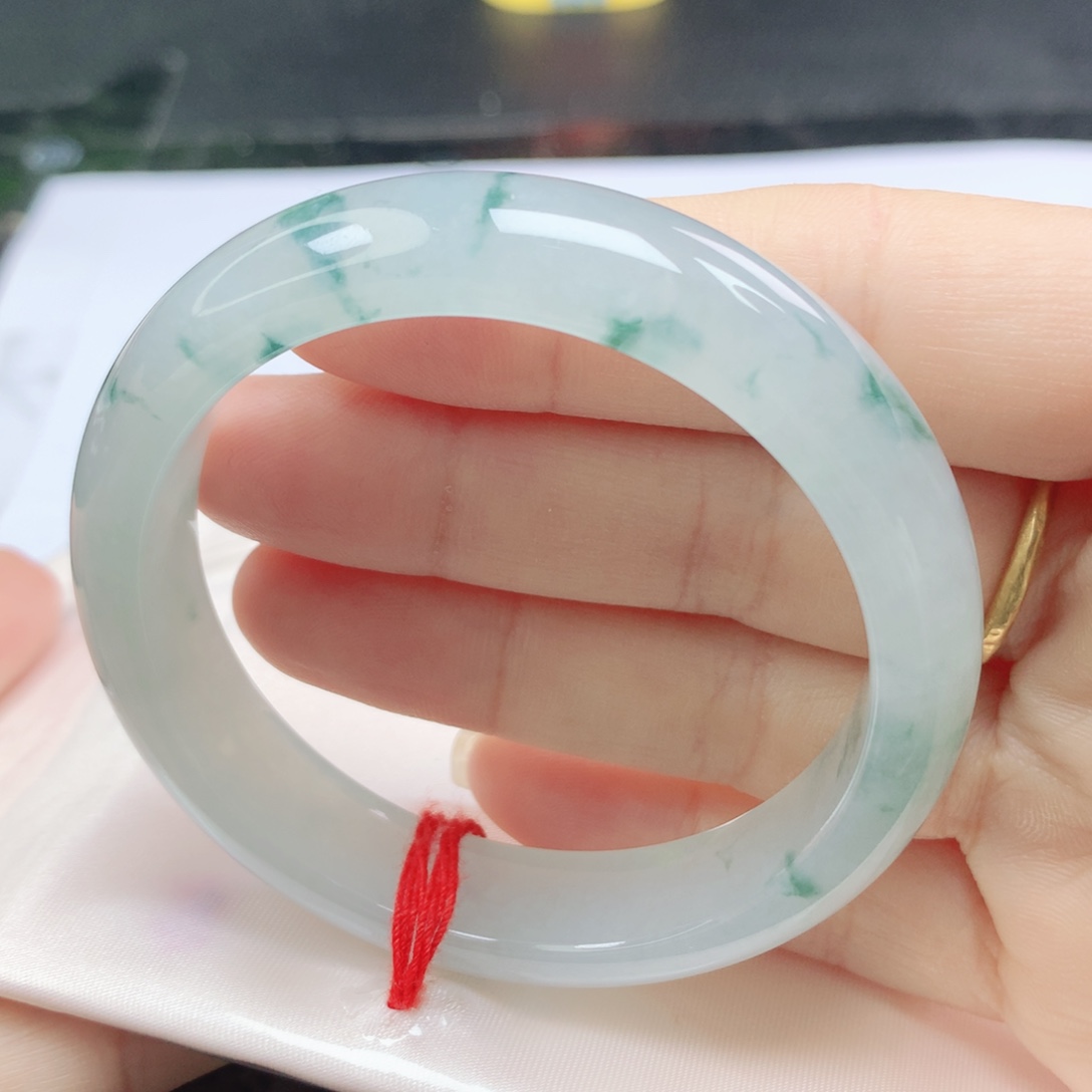 翡翠未镶嵌手镯正