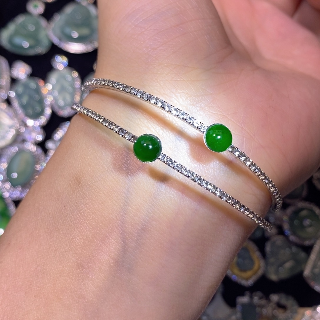 翡翠未镶嵌颈饰天然