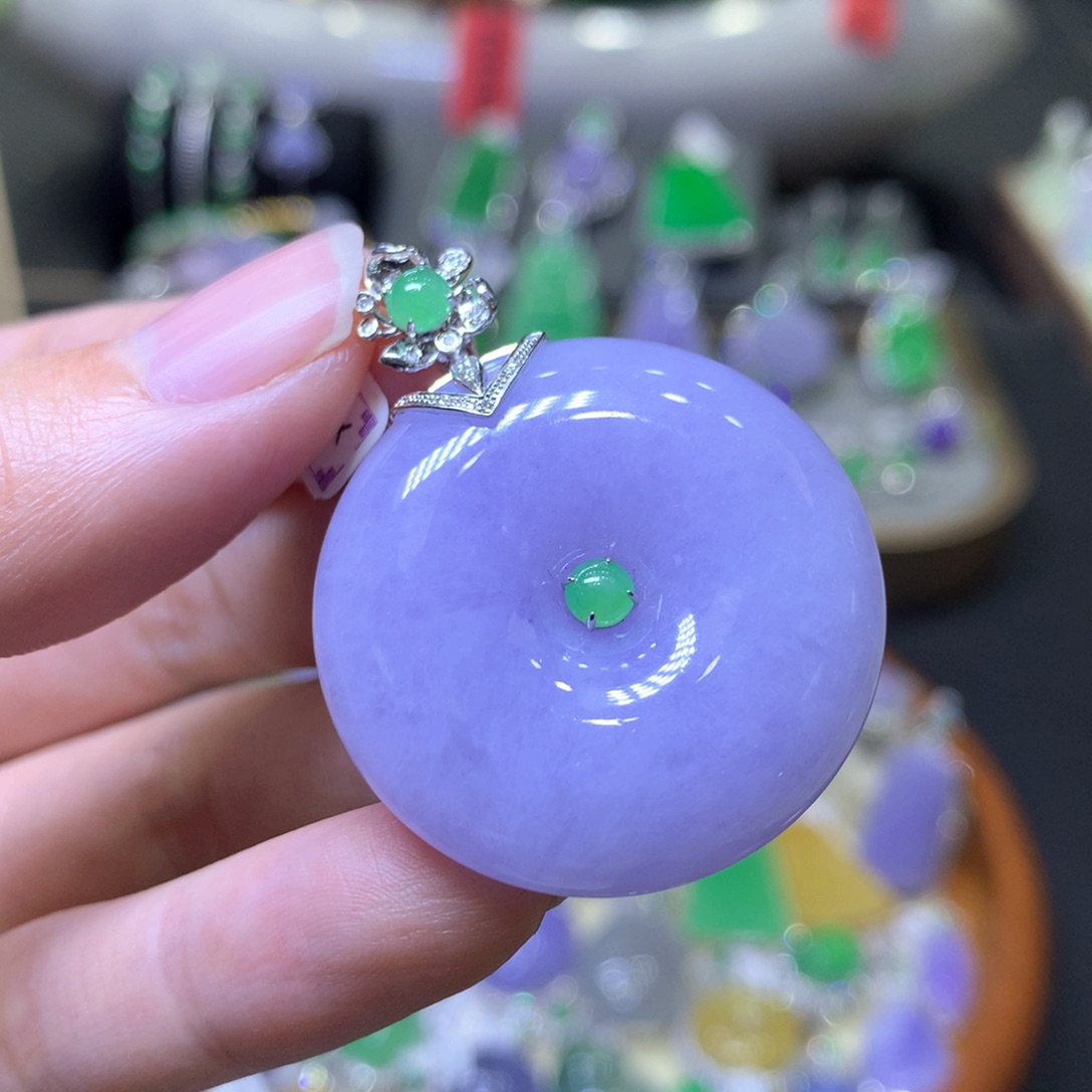 【闪购商品】翡翠颈饰18K金镶嵌翡翠吊坠项链