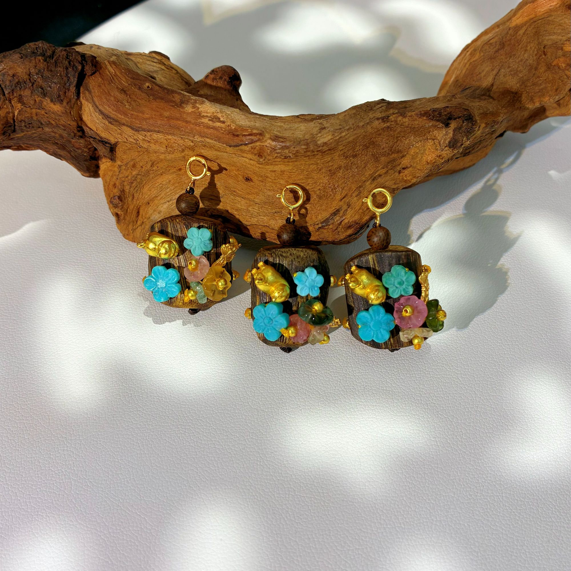 沉香花朵吊坠 2533  多样性发一件 （不带链）