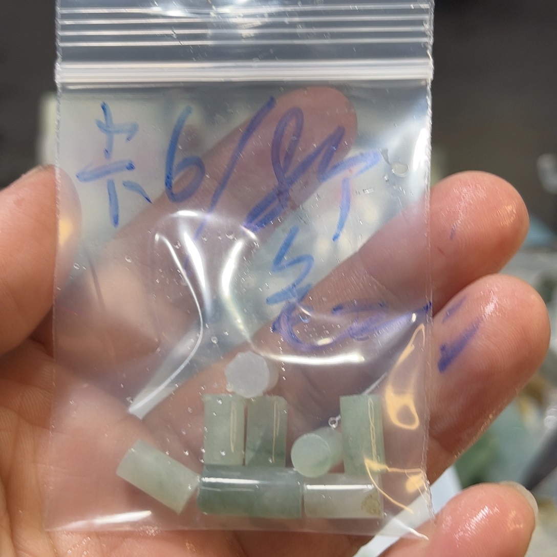 未镶嵌挂件翡翠珠子八个包工