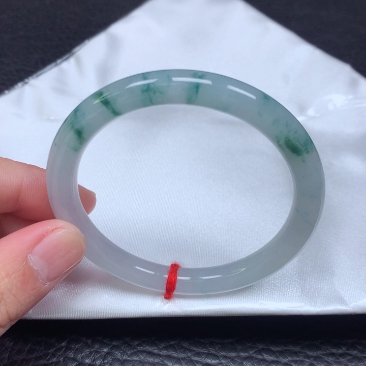 翡翠手镯（圆镯）未镶嵌