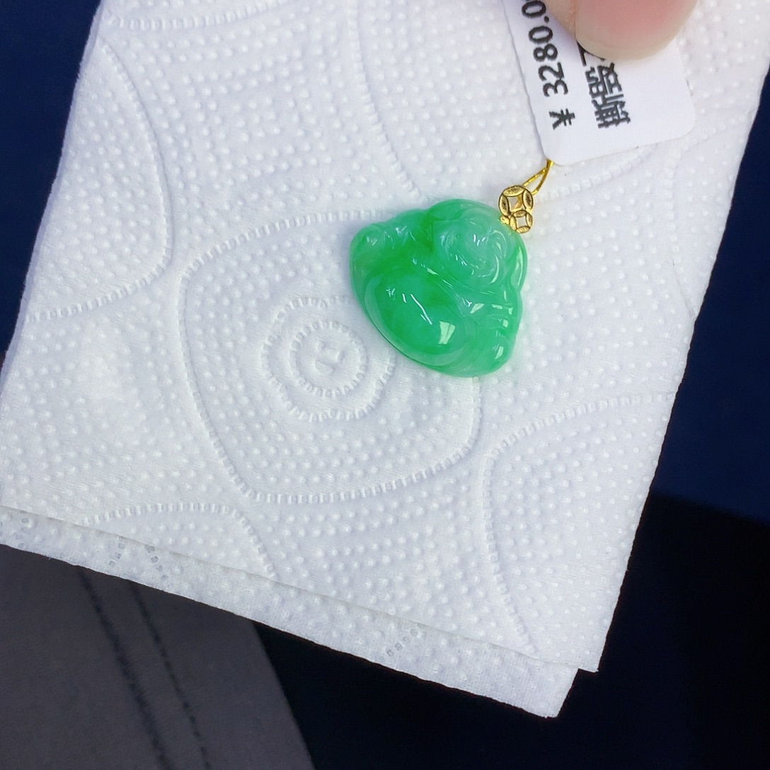 翡翠18K金镶嵌颈饰