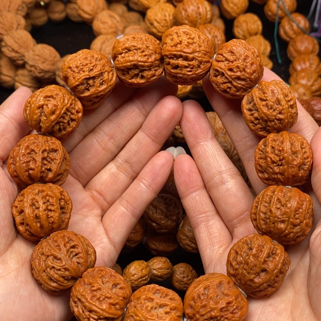 桃核手串蚂蚁纹元宝