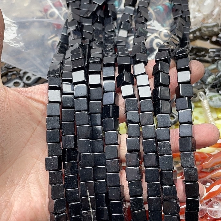 玛瑙/玉髓珠宝半成品未镶嵌一条8mm黑玛瑙方糖