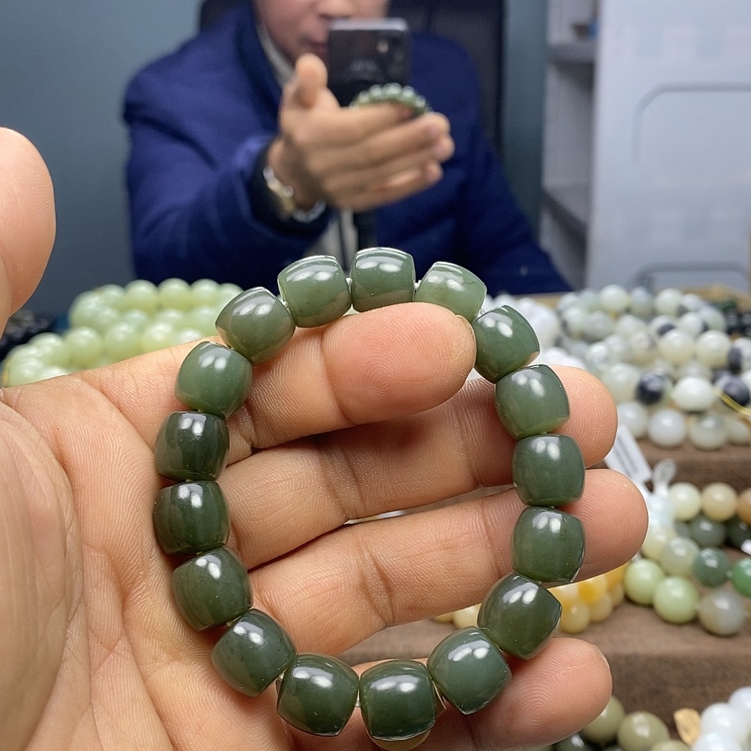 和田玉（糖玉）未镶嵌挂件