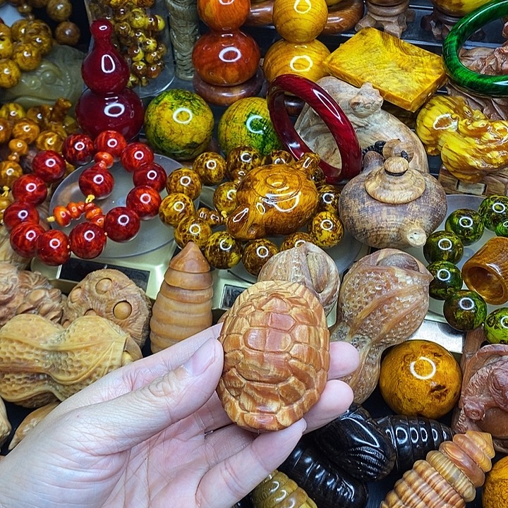 松木琥珀木文玩手串