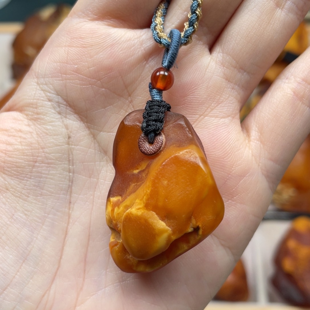 未镶嵌琥珀珠宝奇石