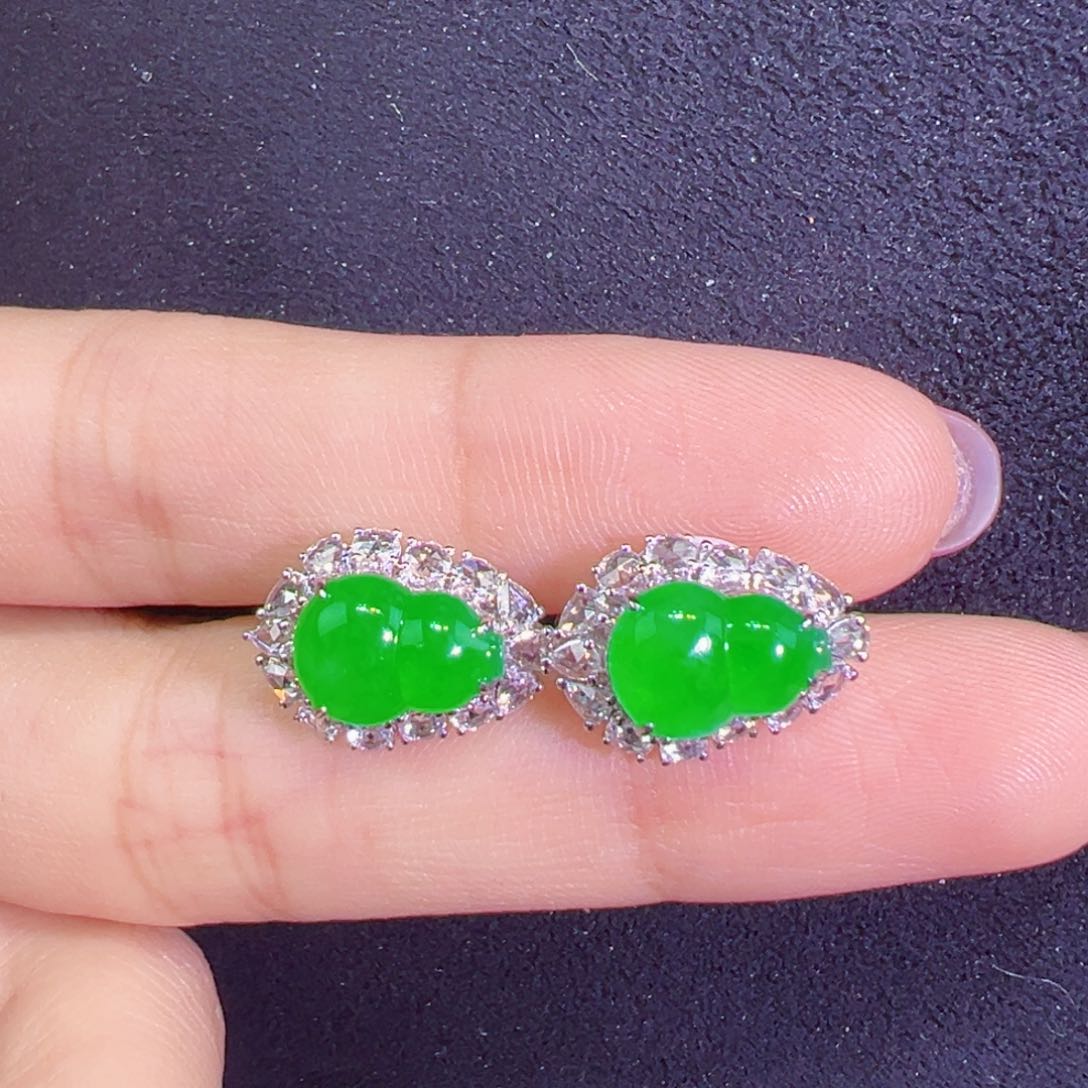 翡翠18K金镶嵌耳饰葫芦