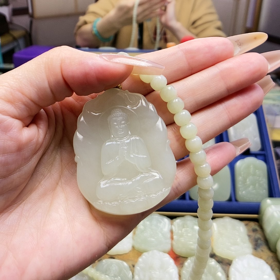 和田玉颈饰未镶嵌?**?