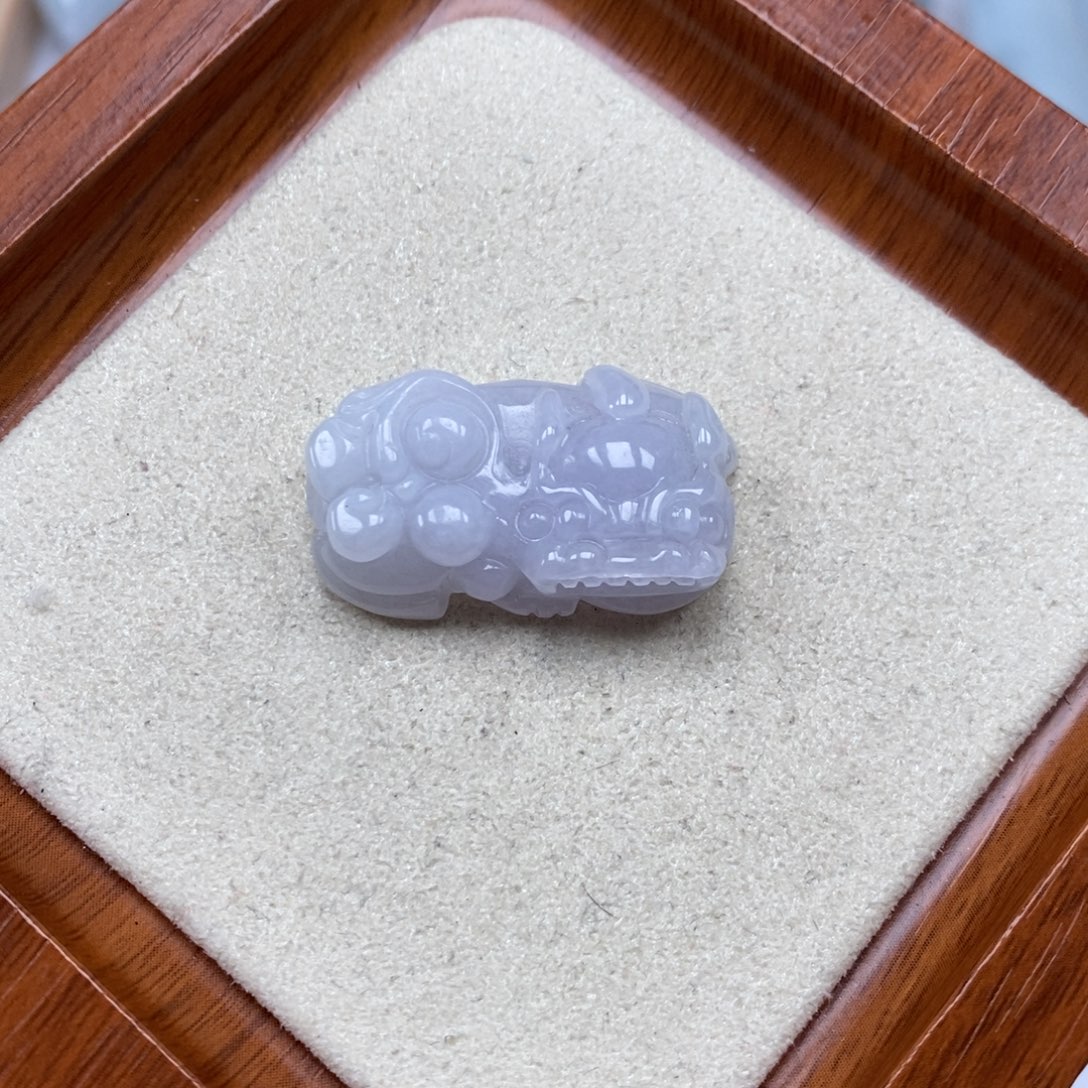 现***实翡翠未镶嵌颈饰霸王貔貅