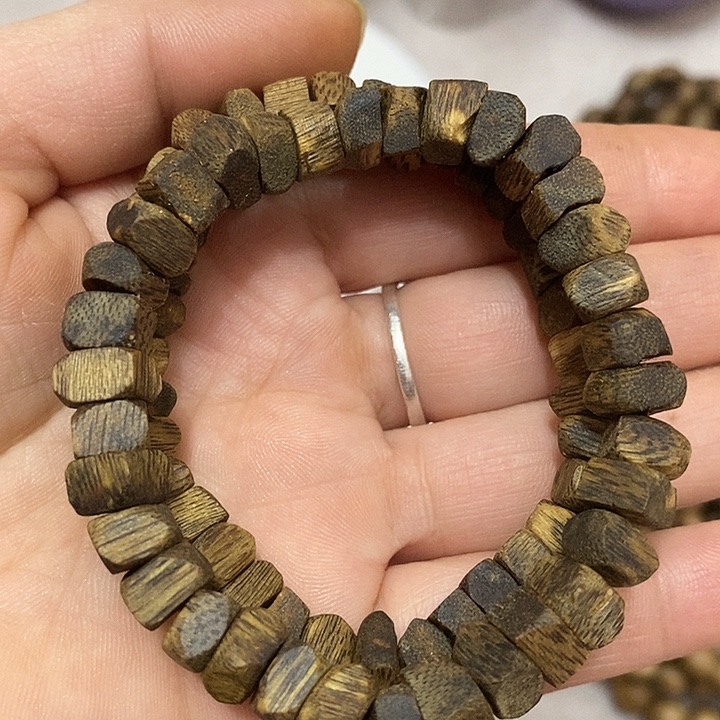 沉香碎屑沉香沉香随形珠单圈