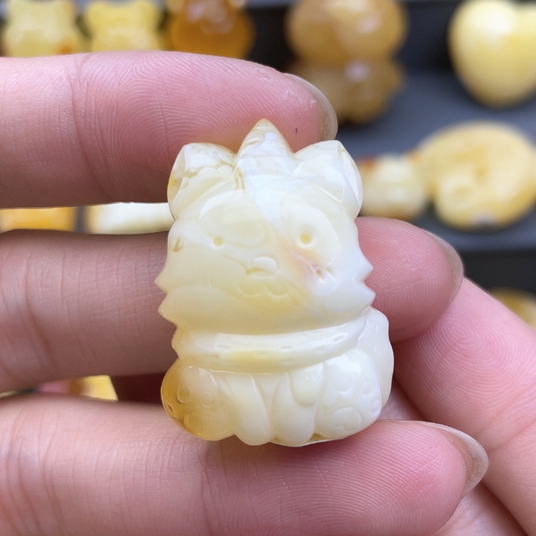 琥珀裸石未镶嵌蜜蜡