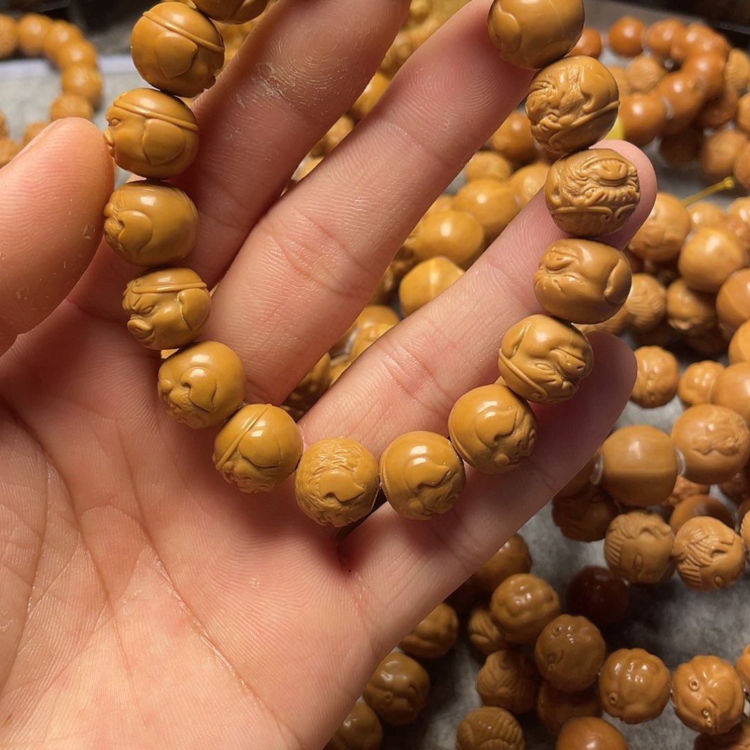 猴头核桃雕刻猪八戒