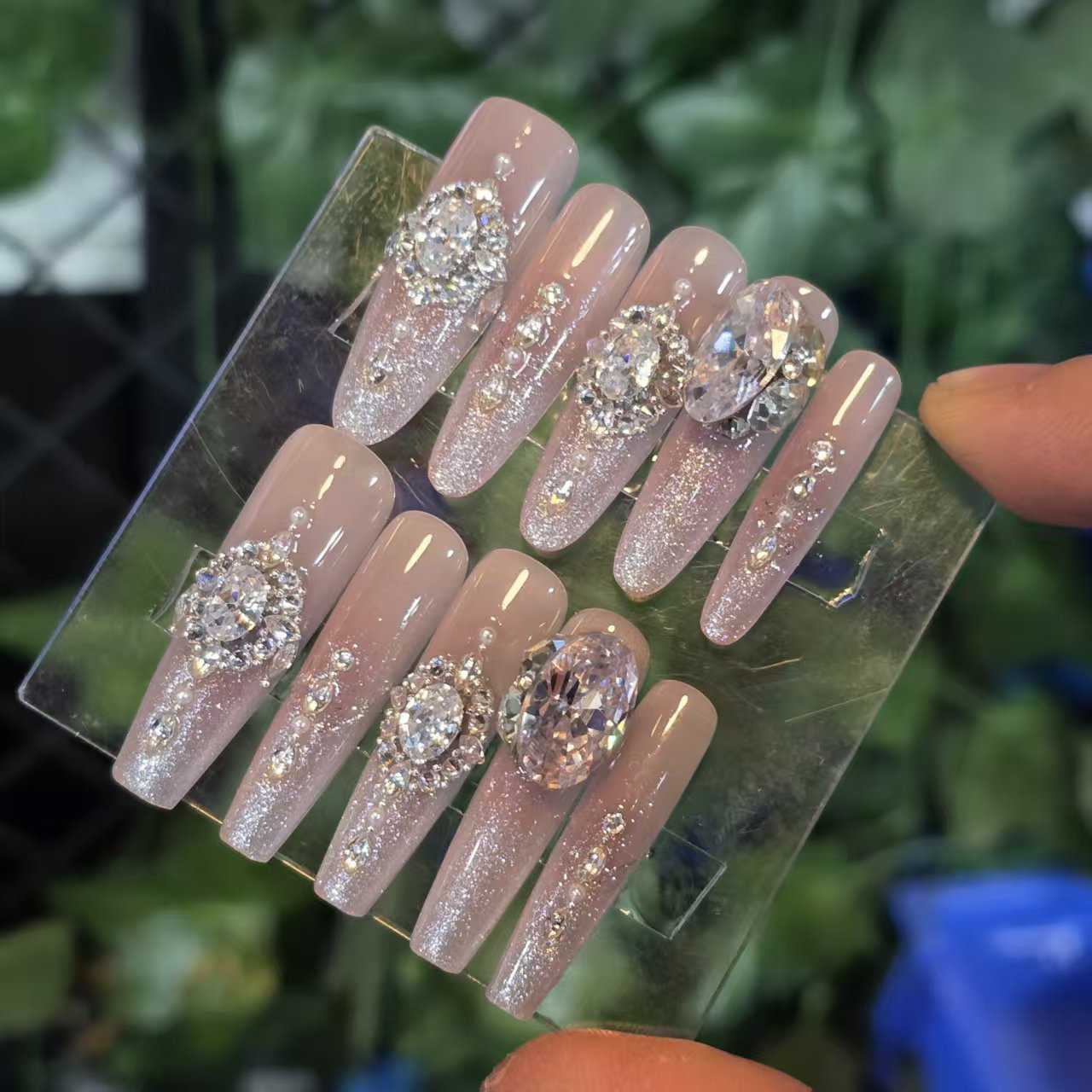 轻雾纱丶(锆石+小钢珠+无缝隙)珠宝级丶手工穿戴甲默认微瑕