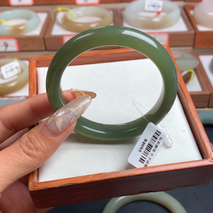 【闪购商品】和田玉手镯未镶嵌53