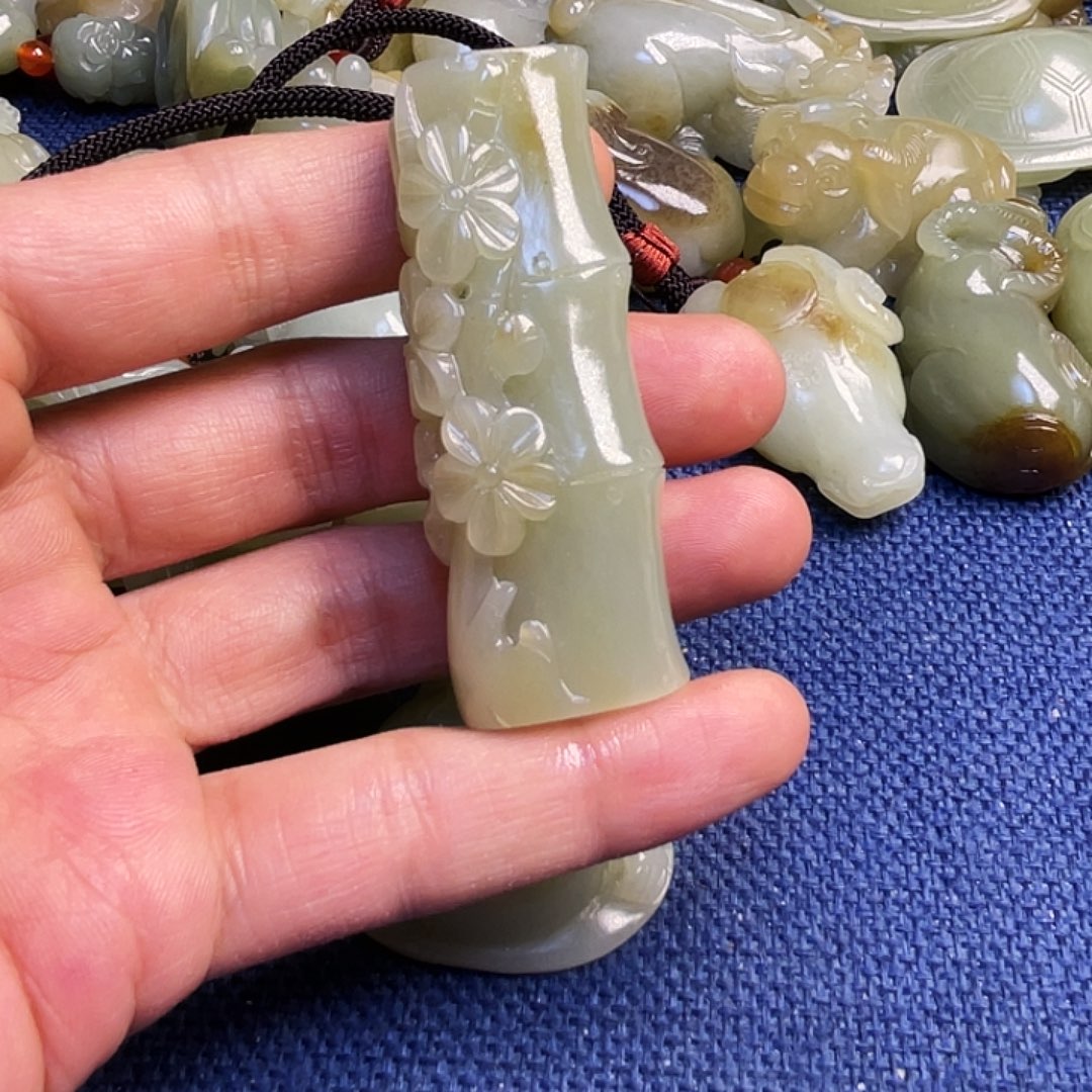 和田玉吊坠(不含链)未镶嵌快*?