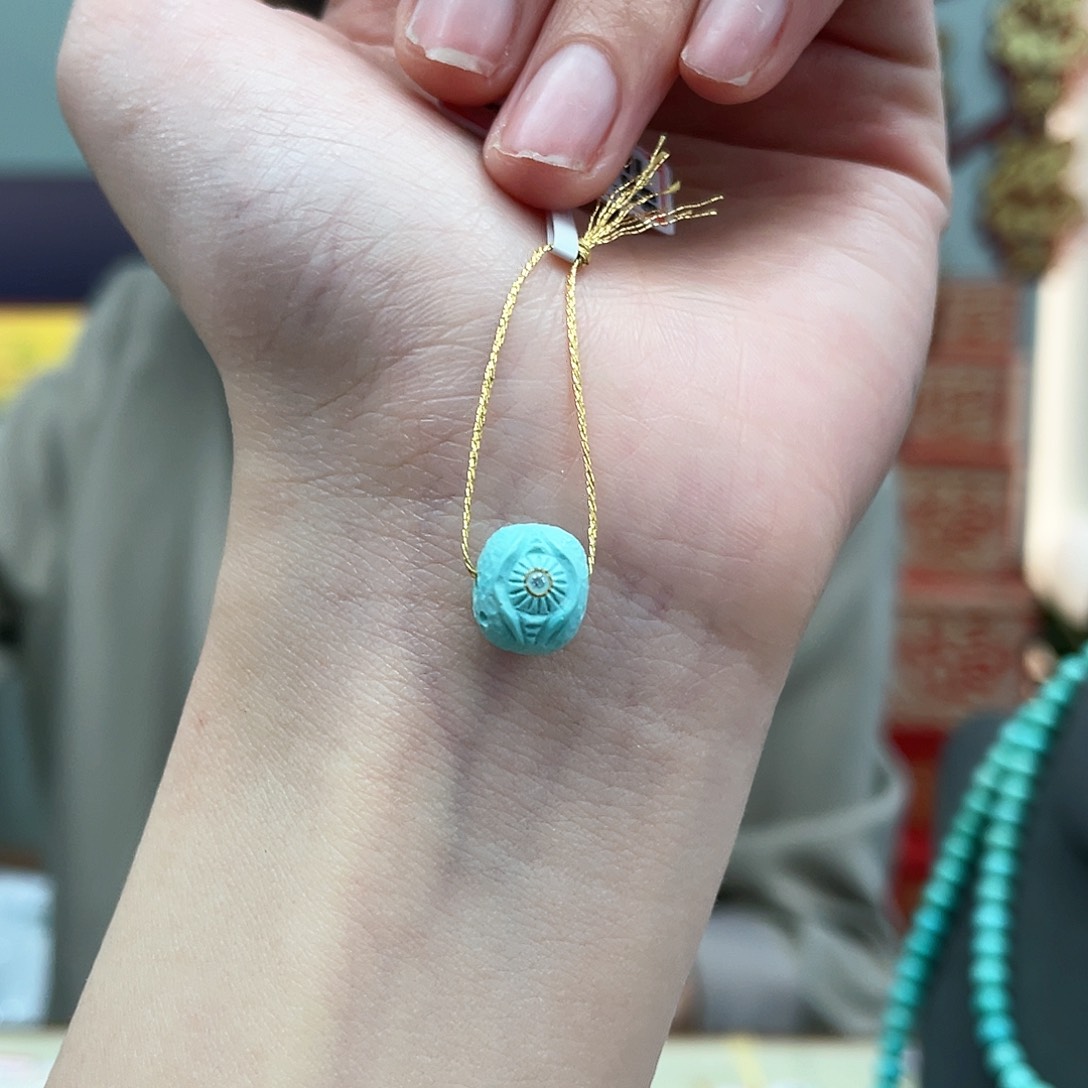 绿松石颈饰未镶嵌