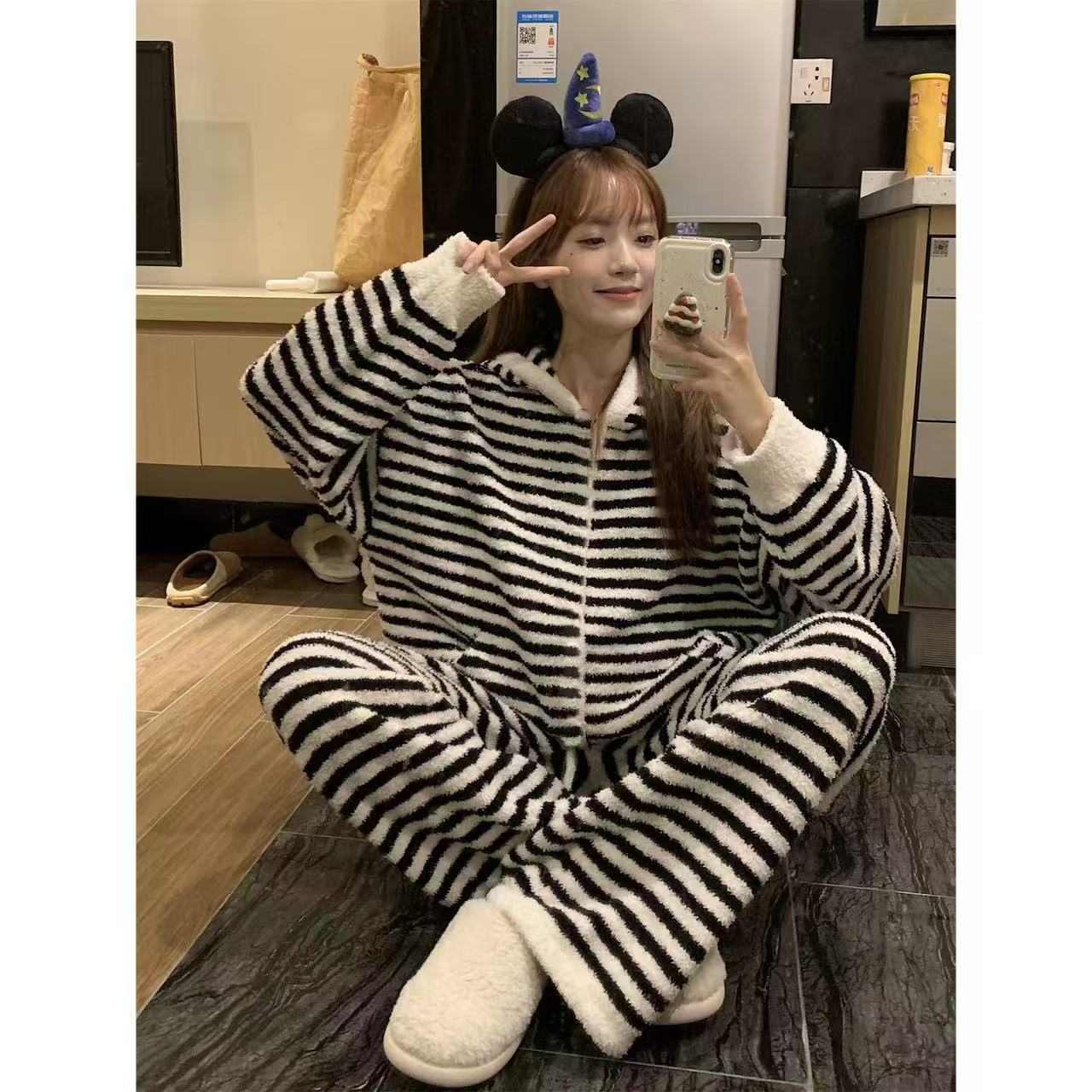 徐秋阳 奥巧黑白卷 百搭时尚休闲设计感显瘦显白套装12080