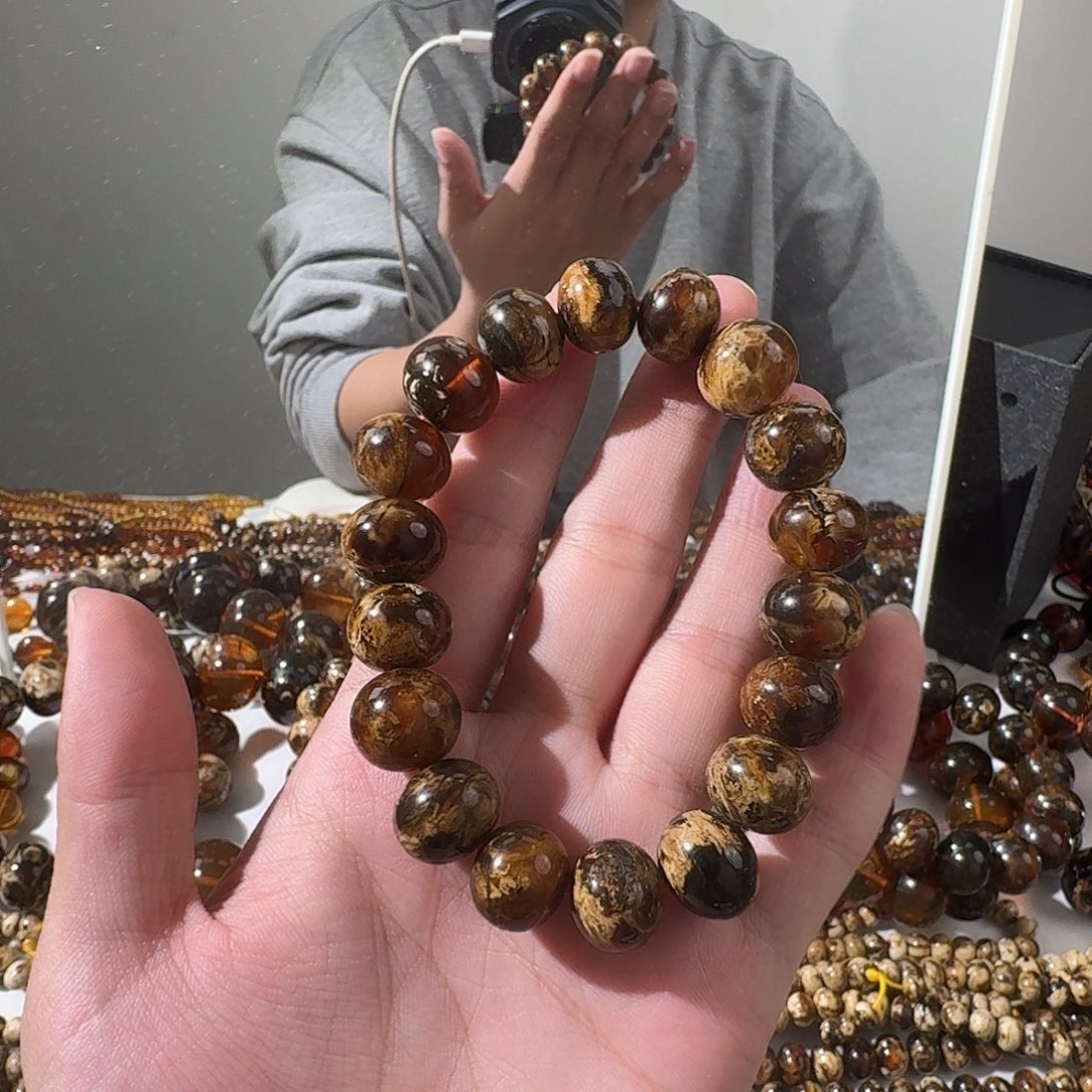 龍***润琥珀未镶嵌裸石抚顺琥珀13mm