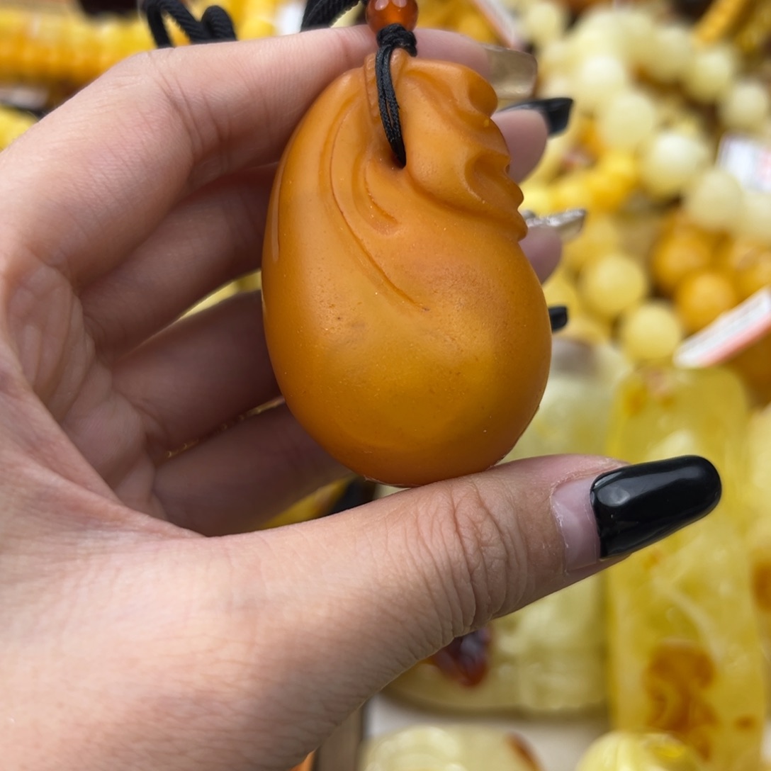 琥珀珠宝奇石未镶嵌