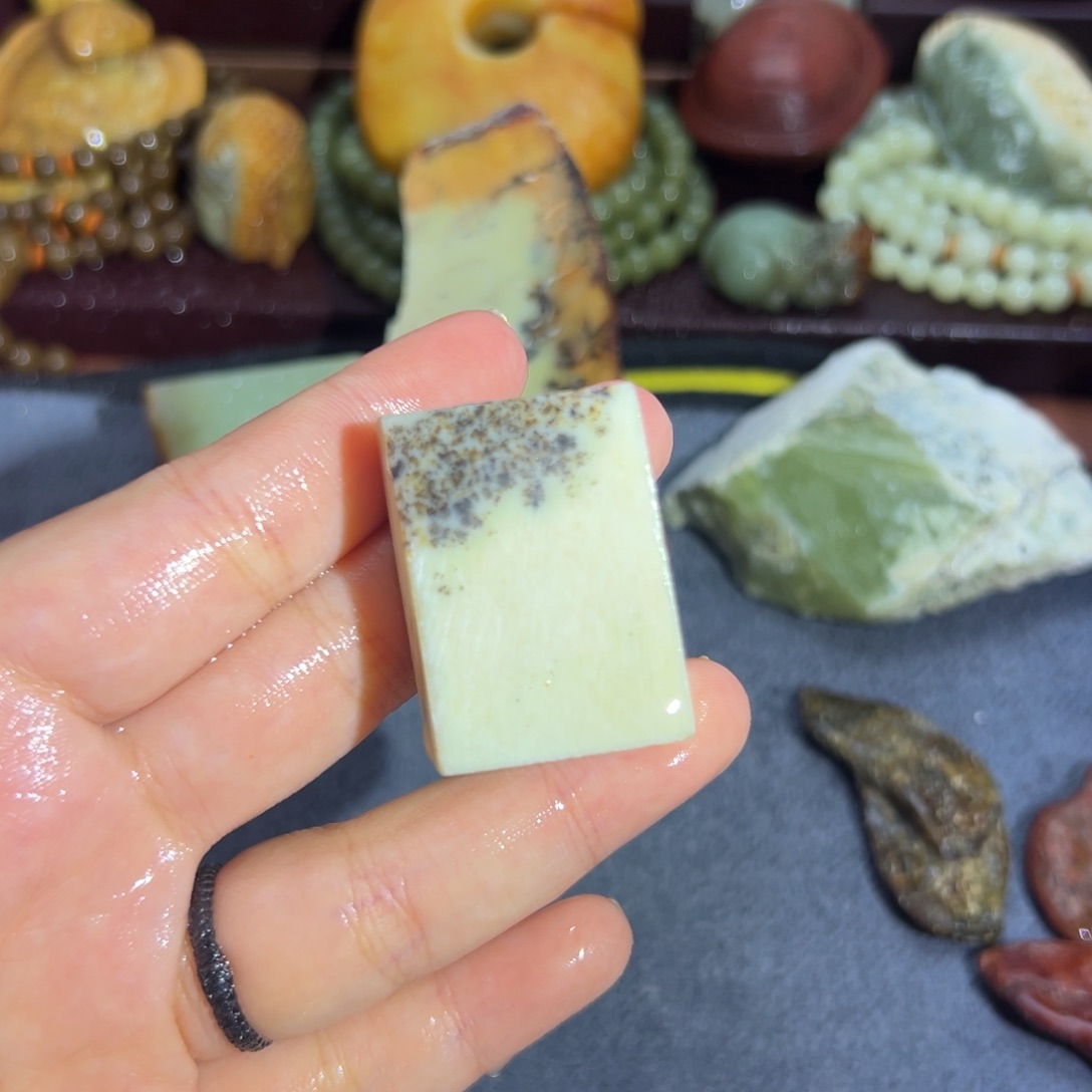 和田玉未镶嵌珠宝奇石