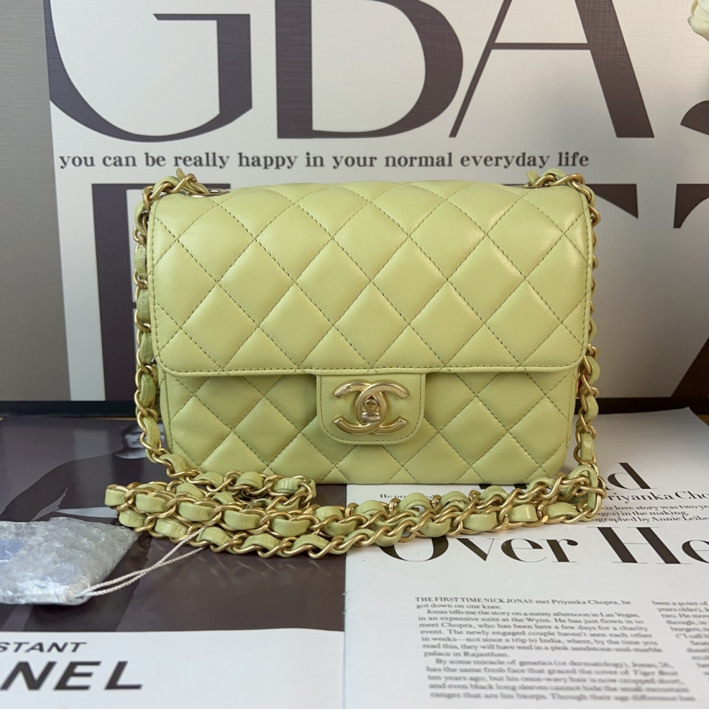 99新 Chanel/香奈儿 小羊皮 徽章链条包方胖子斜挎单肩包 黄绿色