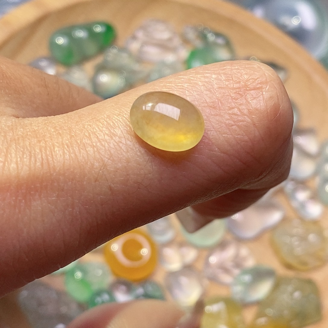 翡翠颈饰未镶嵌翡翠