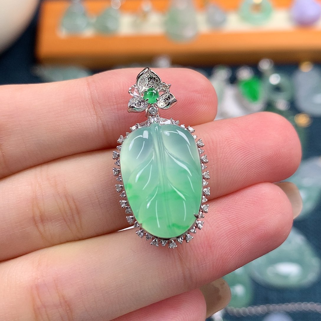 吊坠(不含链)18K金镶嵌翡翠