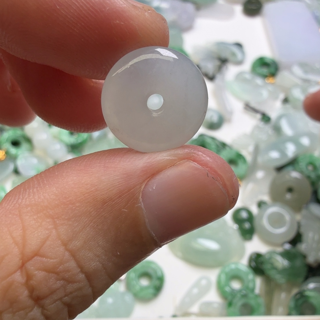 翡翠未镶嵌颈饰165