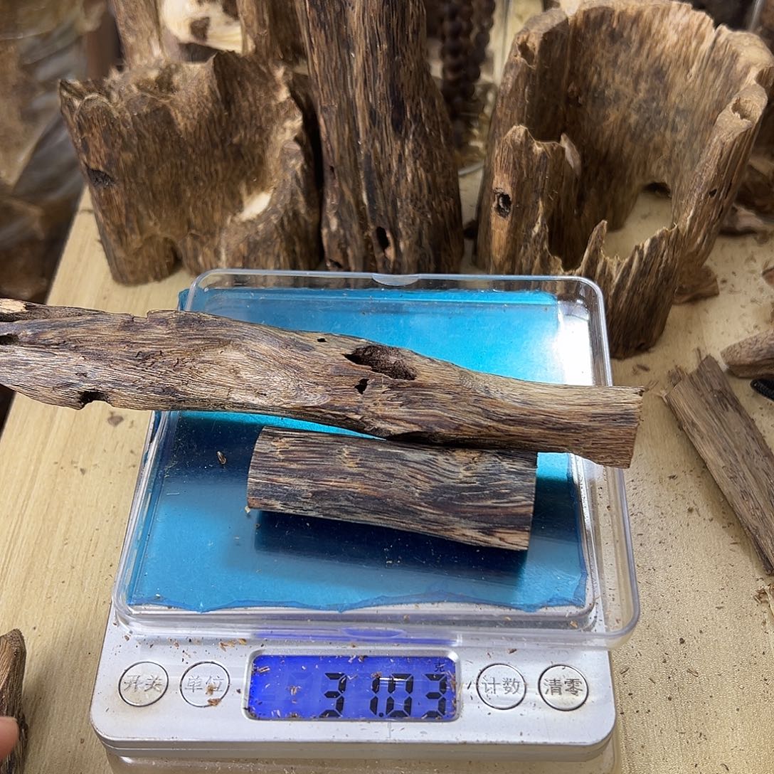 橘***晶香料绿奇楠虫漏31克