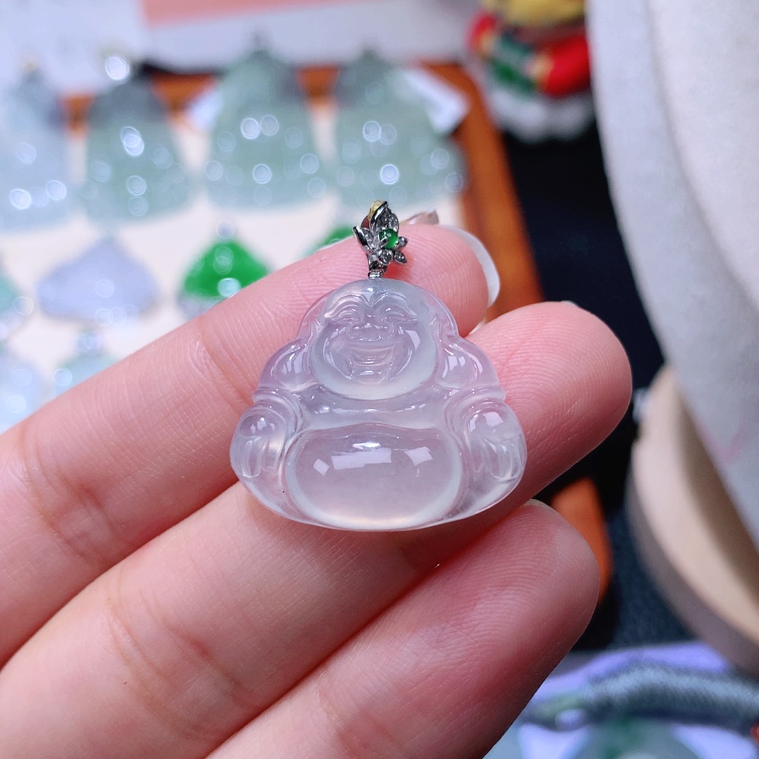 颈饰18K金镶嵌翡翠佛公