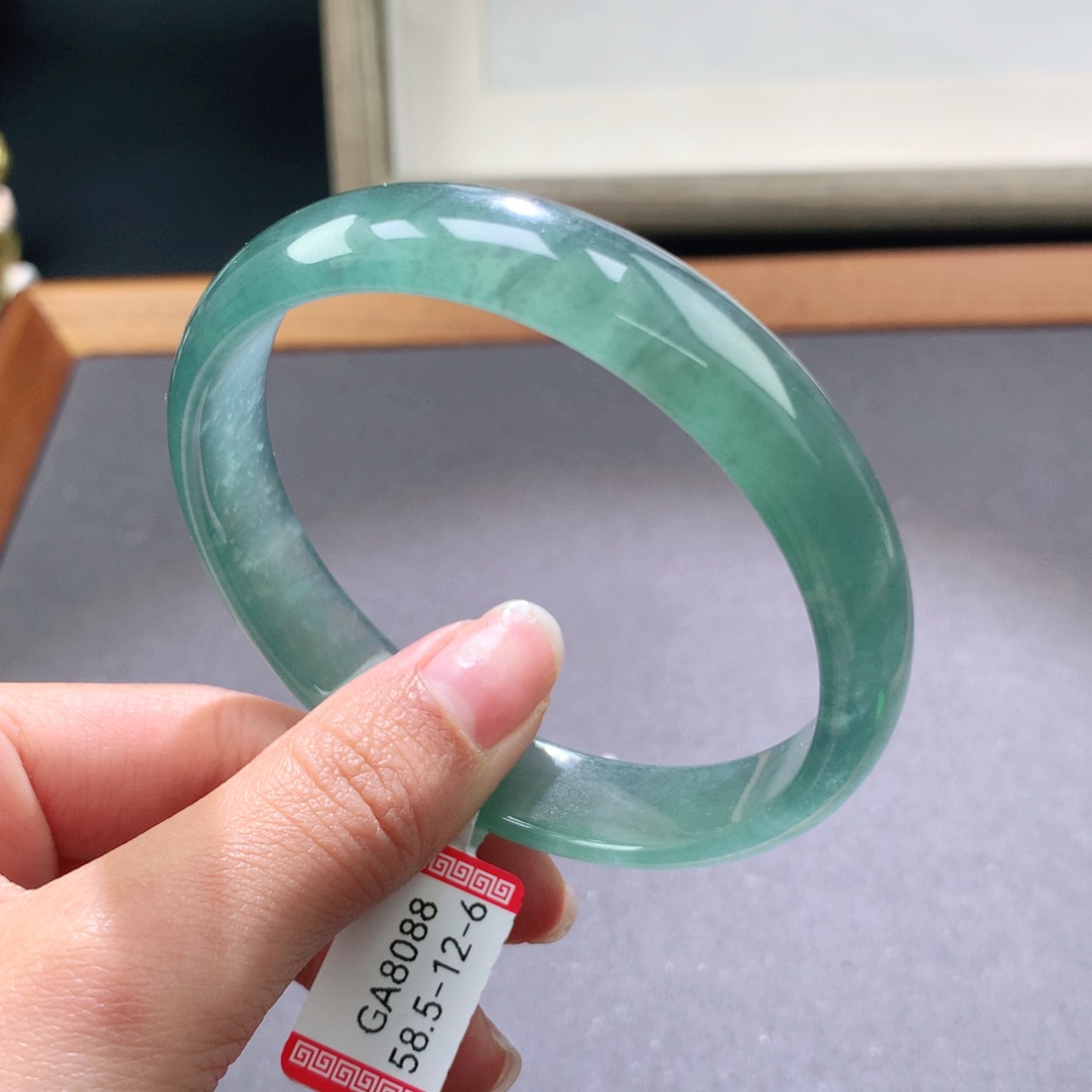 翡翠手镯未镶嵌天然翡翠手镯叮当镯