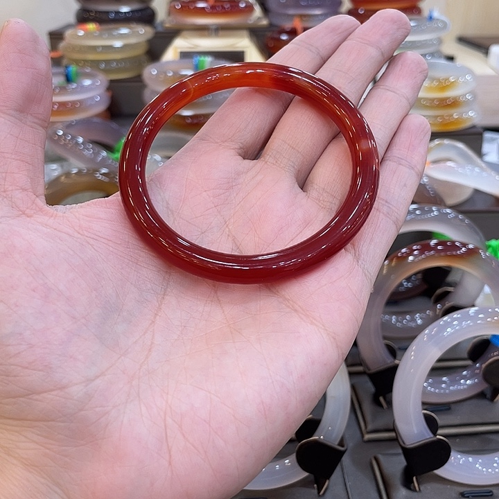 玛瑙/玉髓手镯未镶嵌