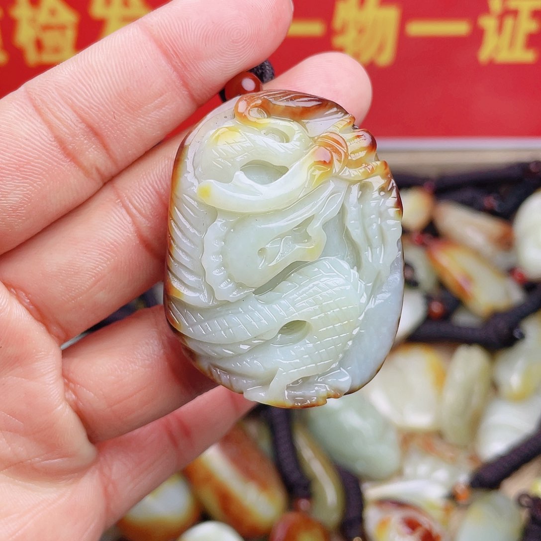 和田玉颈饰未镶嵌