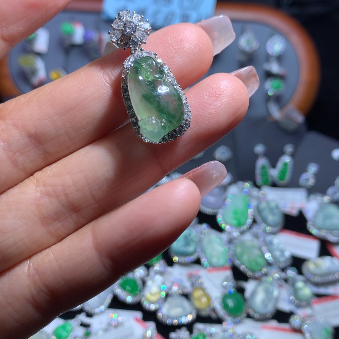 翡翠颈饰银S925镶嵌天然翡翠A货缅料高冰飘花福袋吊坠