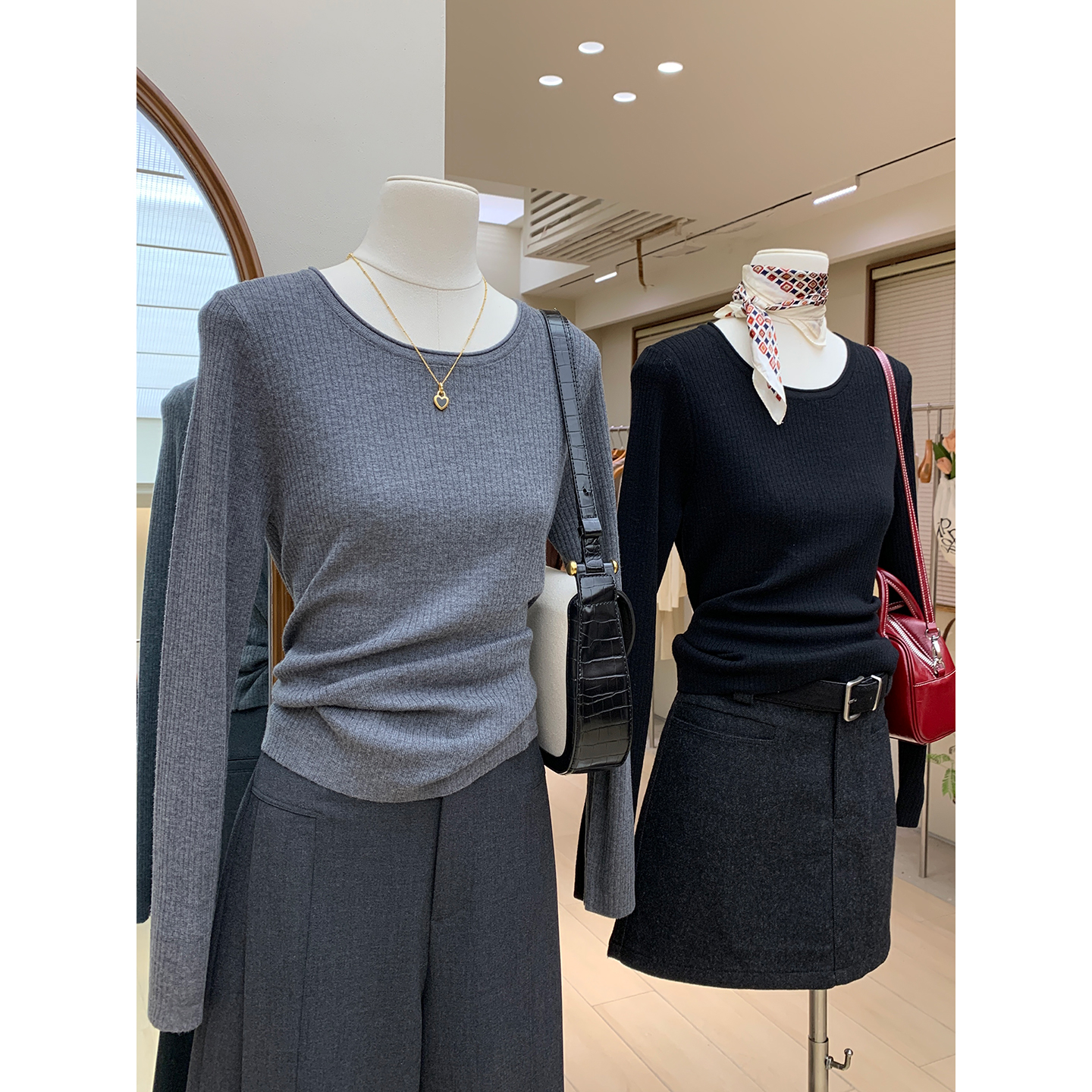 净版百搭不腻保暖打底衫卷边领口长袖针织衫坑条肌理修身显瘦上衣