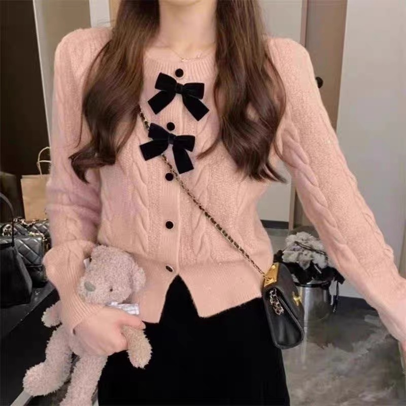 2025年冬季现货时尚显瘦流行女士百搭休闲设计感气质长袖针织开衫